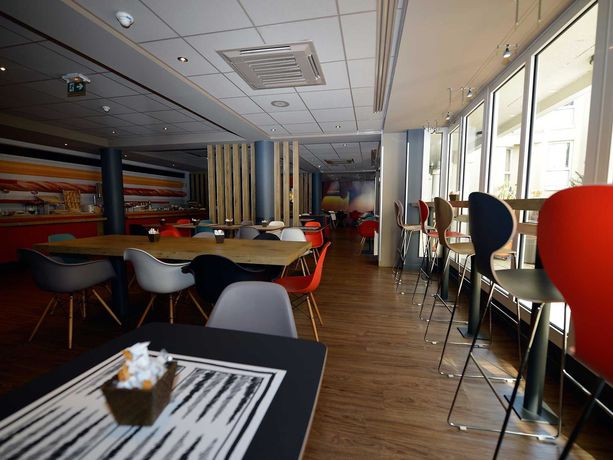 Imagen del bar/restaurante del Hotel ibis Ch&acirc;teau de Fontainebleau. Foto 2