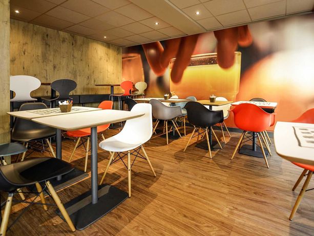 Imagen del bar/restaurante del Hotel ibis Ch&acirc;teau de Fontainebleau. Foto 3