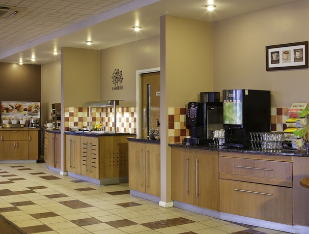 Imagen del bar/restaurante del Hotel ibis Chesterfield Centre - Market Town. Foto 2