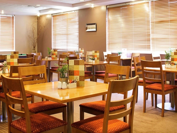 Imagen del bar/restaurante del Hotel ibis Chesterfield Centre - Market Town. Foto 8