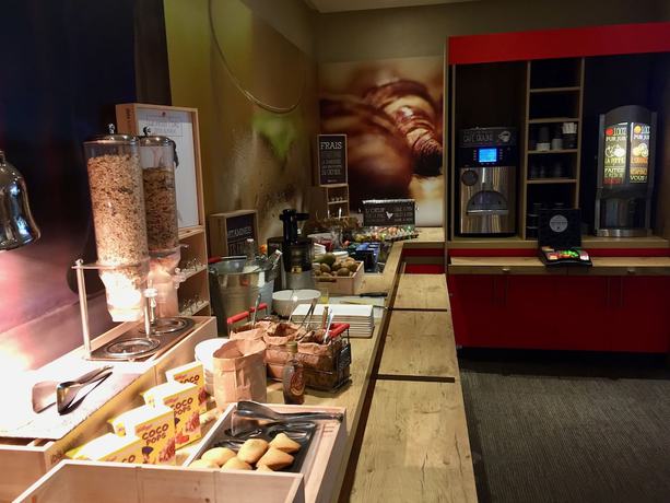 Imagen del bar/restaurante del Hotel ibis Créteil. Foto 12