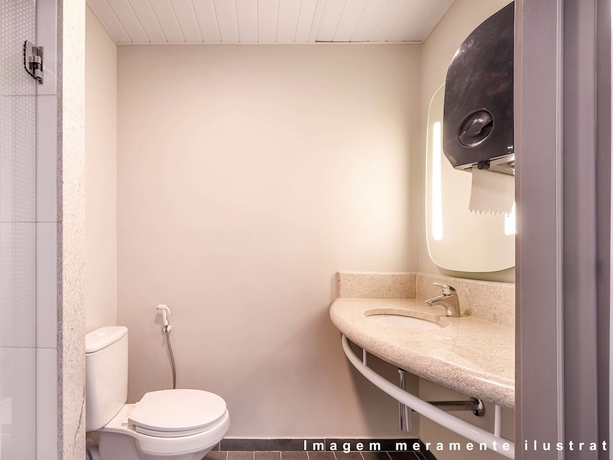 Imagen de la habitación del Hotel ibis Guarulhos Aeroporto. Foto 10