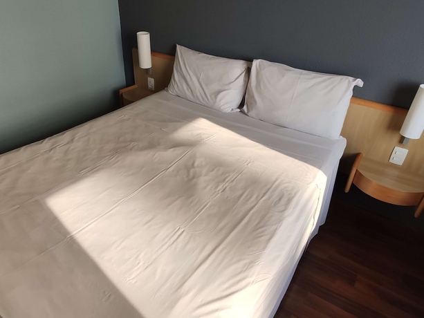 Imagen de la habitación del Hotel ibis Guarulhos Aeroporto. Foto 14
