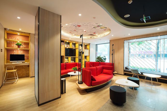 Imagen de los interiores del Hotel ibis Harbin Central Street. Foto 16