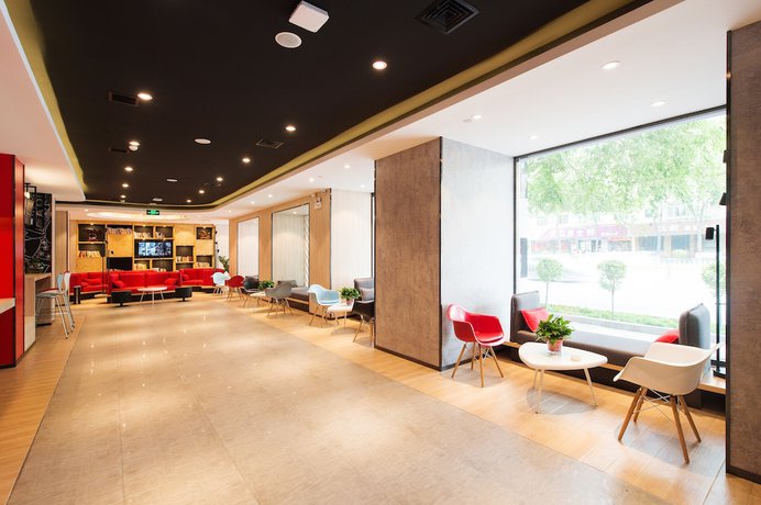Imagen de los interiores del Hotel ibis Harbin Central Street. Foto 17