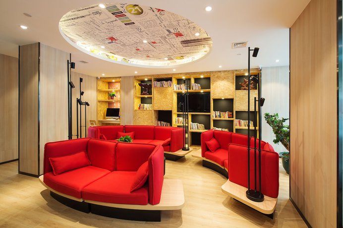 Imagen de los interiores del Hotel ibis Harbin Central Street. Foto 18