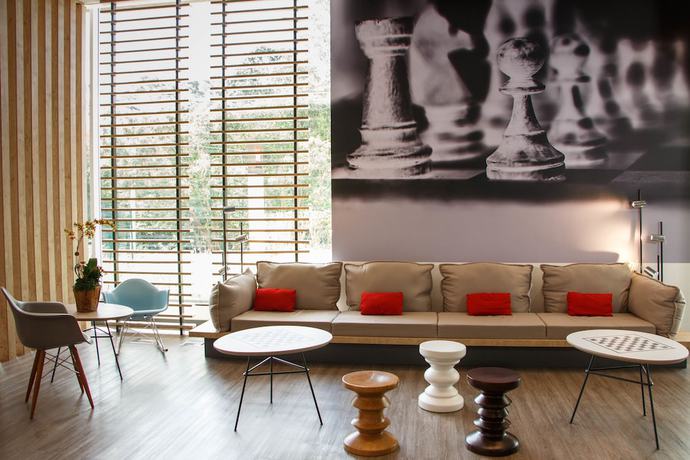 Imagen de los interiores del Hotel ibis Itatiba. Foto 19
