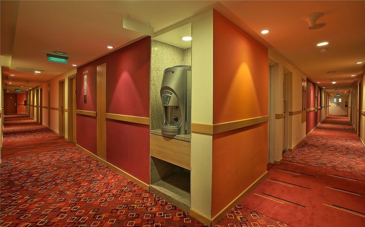 Imagen de los interiores del Hotel ibis Jaipur City Centre. Foto 17