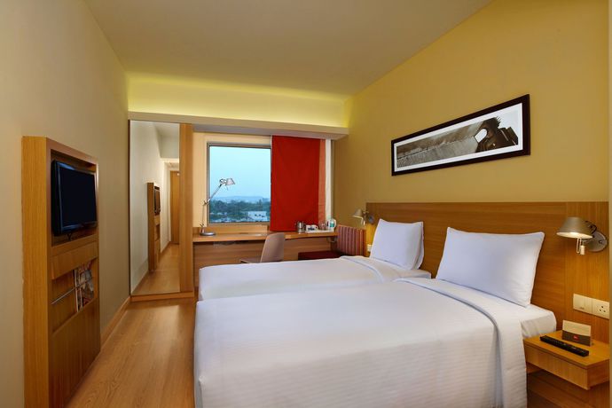 Imagen del bar/restaurante del Hotel ibis Jaipur City Centre. Foto 7