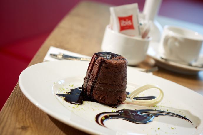 Imagen del bar/restaurante del Hotel ibis Konya. Foto 12