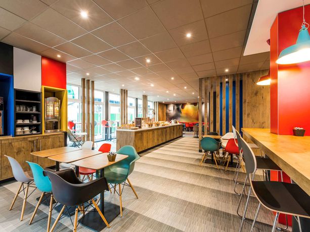 Imagen del bar/restaurante del Hotel ibis La Rochelle Vieux-Port. Foto 3