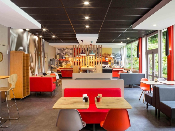 Imagen del bar/restaurante del Hotel ibis Lannion Cote de Granit Rose. Foto 7