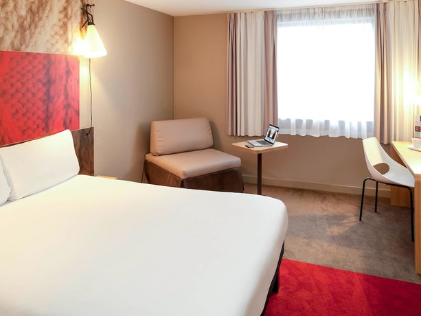 Imagen de la habitación del Hotel ibis Le Bourget. Foto 16