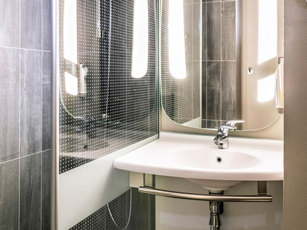 Imagen de la habitación del Hotel ibis Le Bourget. Foto 17
