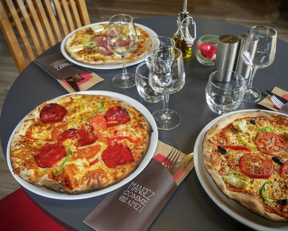 Imagen del bar/restaurante del Hotel ibis London Sutton Point. Foto 7