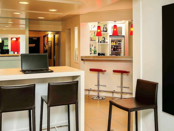 Imagen del bar/restaurante del Hotel ibis Lyon Est Beynost A42. Foto 10