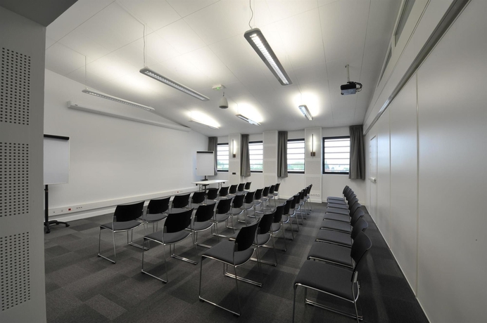 Imagen de los interiores del Hotel ibis Lyon Sud Oullins. Foto 11