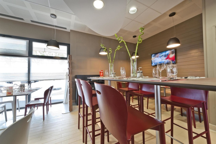 Imagen del bar/restaurante del Hotel ibis Lyon Sud Oullins. Foto 5