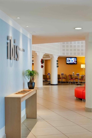 Imagen del bar/restaurante del Hotel ibis Paris La Villette Cité des Sciences 19ème. Foto 6