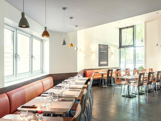 Imagen del bar/restaurante del Hotel ibis Paris La Villette Cité des Sciences 19ème. Foto 9