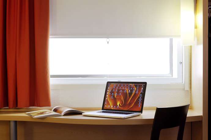 Imagen de la habitación del Hotel ibis Paris Pont De Suresnes. Foto 16