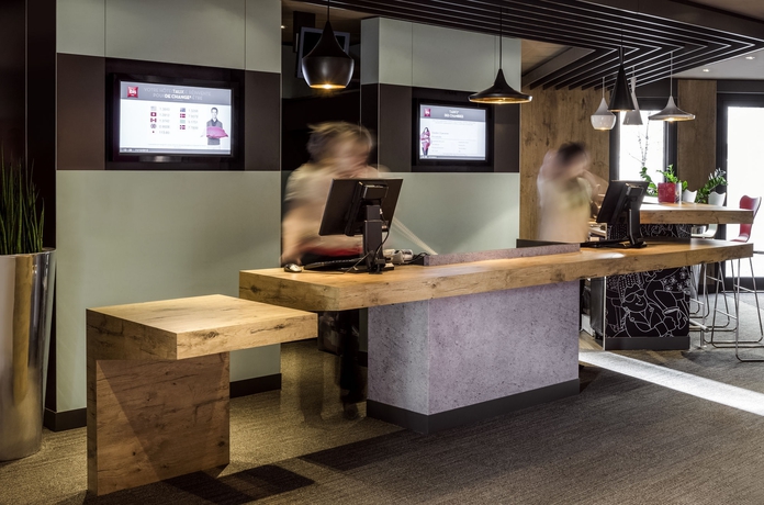 Imagen de los interiores del Hotel ibis Paris la Defense Courbevoie. Foto 13