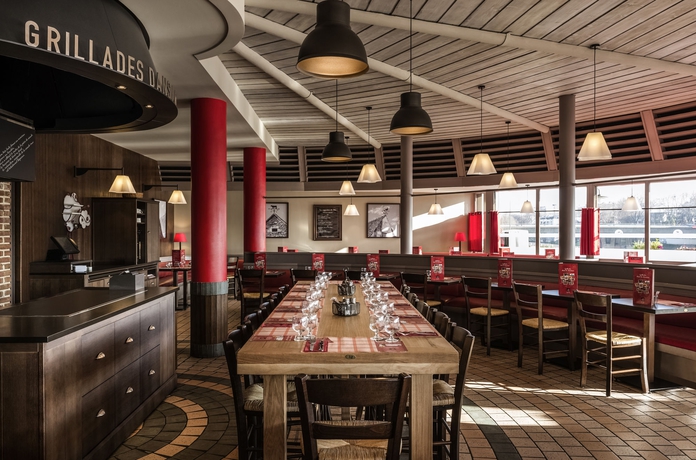 Imagen del bar/restaurante del Hotel ibis Paris la Defense Courbevoie. Foto 4