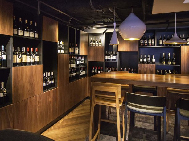 Imagen del bar/restaurante del Hotel ibis Poznan Centrum. Foto 2