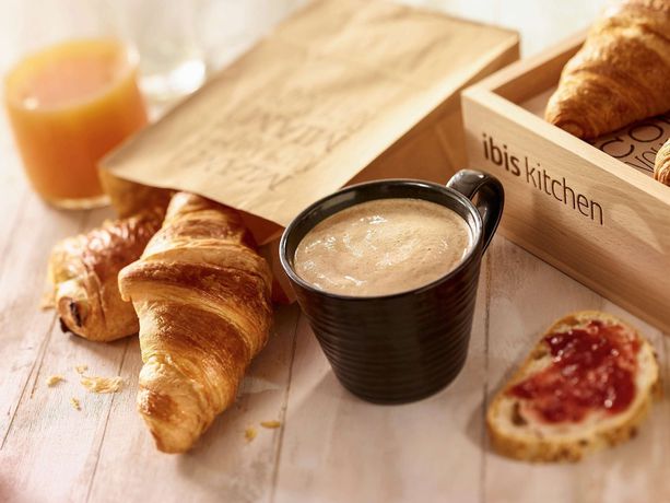 Imagen del bar/restaurante del Hotel ibis Poznan Polnoc. Foto 3
