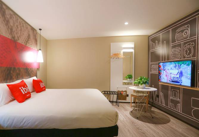Imagen del bar/restaurante del Hotel ibis Qingdao Hi-Tech Zone Hotel. Foto 2