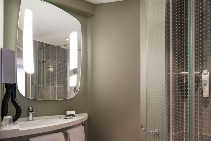 Imagen de la habitación del Hotel ibis Saint Germain en Laye Centre. Foto 9
