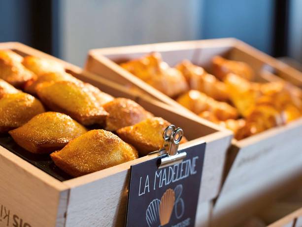 Imagen del bar/restaurante del Hotel ibis Saint Quentin En Yvelines Velodrome. Foto 8