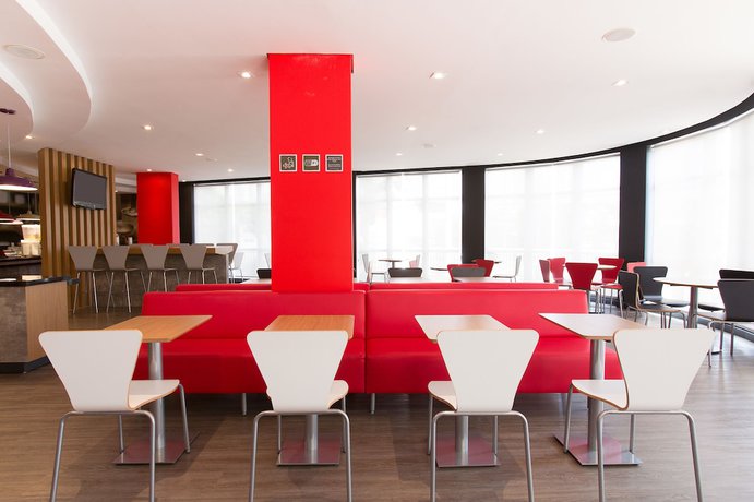 Imagen del bar/restaurante del Hotel ibis Sao Jose dos Campos Colinas. Foto 5