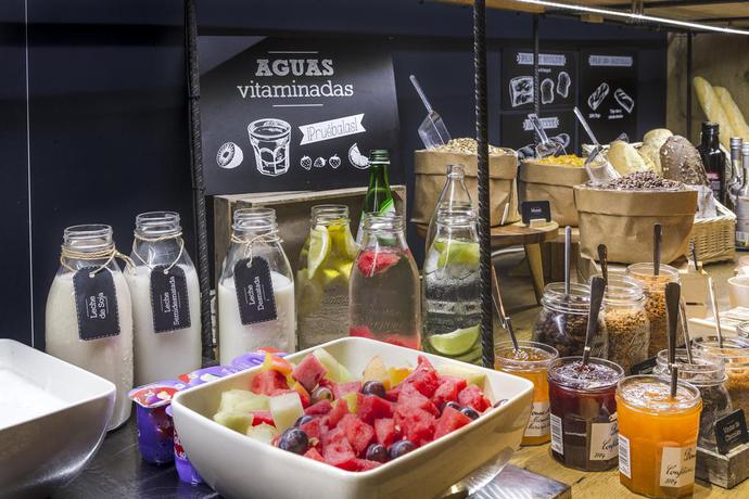 Imagen general del Hotel ibis Sevilla. Foto 2