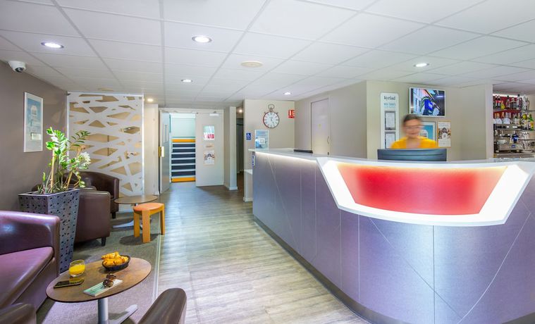 Imagen de los interiores del Hotel ibis Styles Aubagne Gemenos. Foto 6