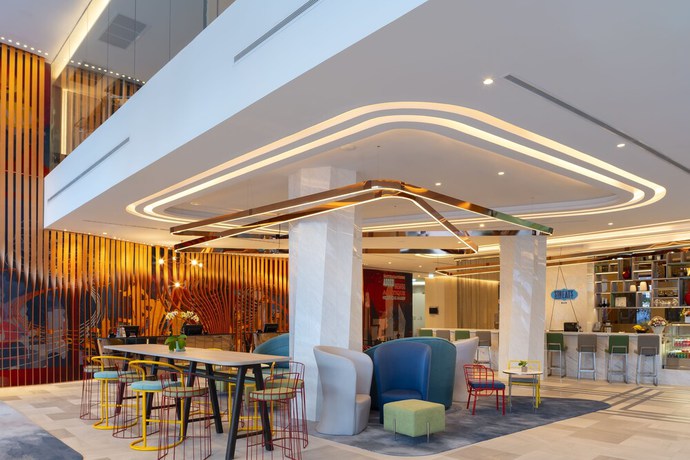 Imagen de los interiores del Hotel ibis Styles Bangkok Ratchada. Foto 19