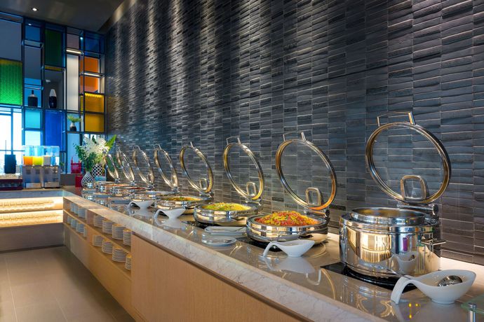 Imagen del bar/restaurante del Hotel ibis Styles Bangkok Sukhumvit Phra Khanong. Foto 3