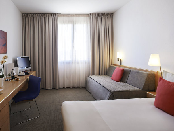 Imagen general del Hotel ibis Styles Barcelona Sant Joan Despi. Foto 11