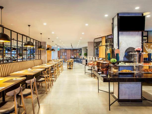 Imagen del bar/restaurante del Hotel ibis Styles Bekasi Jatibening. Foto 9