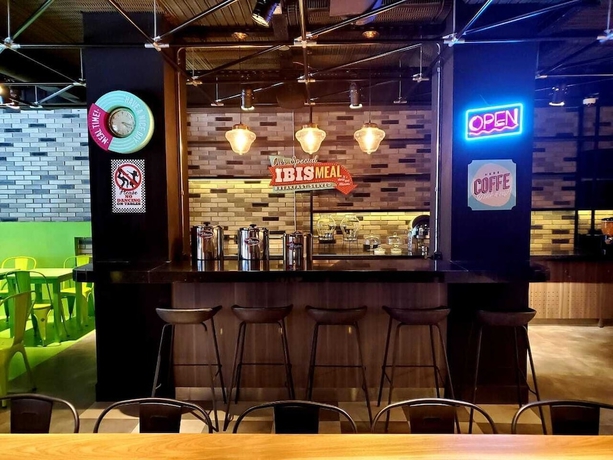 Imagen del bar/restaurante del Hotel ibis Styles Buenos Aires Florida. Foto 6