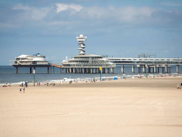 Imagen de la piscina del Hotel ibis Styles Den Haag City Centre. Foto 20
