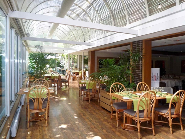 Imagen del bar/restaurante del Hotel ibis Styles Evry Lisses. Foto 5