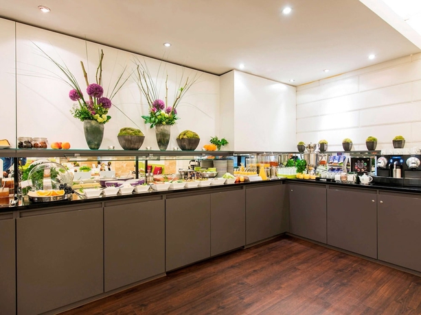 Imagen del bar/restaurante del Hotel ibis Styles Frankfurt City. Foto 2