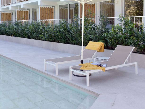 Imagen de la piscina del Hotel ibis Styles Golden Sands Roomer. Foto 14