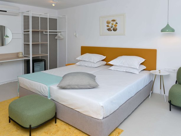 Imagen de la habitación del Hotel ibis Styles Golden Sands Roomer. Foto 13