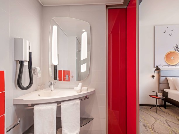 Imagen de la habitación del Hotel ibis Styles Jerusalem City Center. Foto 11