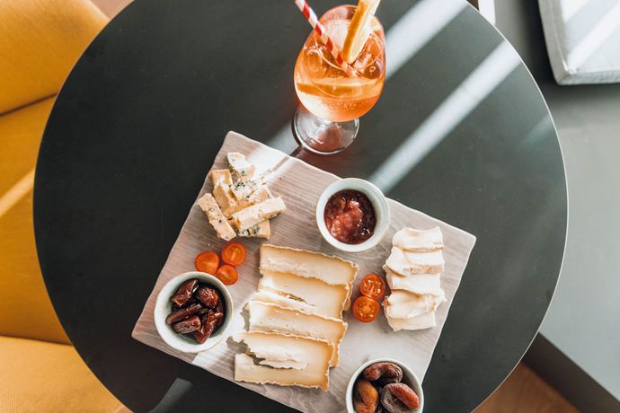 Imagen del bar/restaurante del Hotel ibis Styles La Rochelle Centre Gare. Foto 8