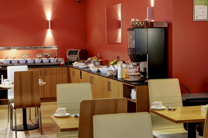 Imagen del bar/restaurante del Hotel ibis Styles London Gloucester Road. Foto 12