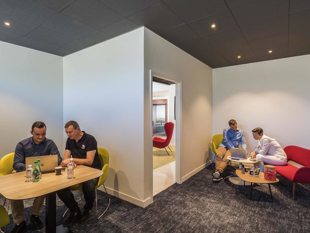 Imagen de los interiores del Hotel ibis Styles Lyon Bron Eurexpo. Foto 16