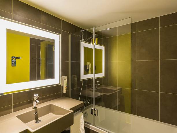 Imagen de la habitación del Hotel ibis Styles Lyon Bron Eurexpo. Foto 9